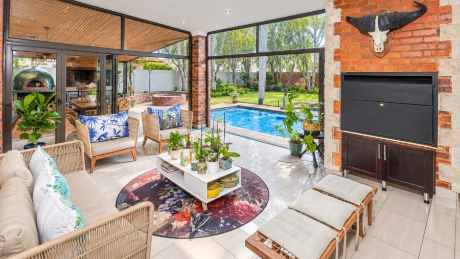 5 Bedroom Property for Sale in Xanadu Nature Estate North West